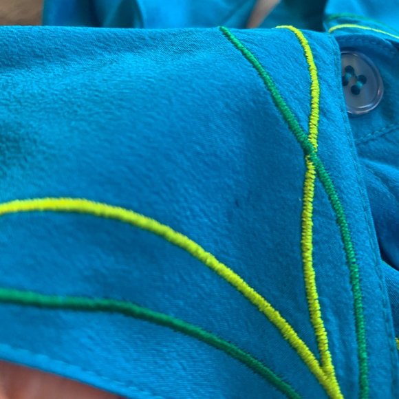 Vintage Diane Von Furstenberg 100% Silk Floral Embroidered Blouse - Picture 6 of 9